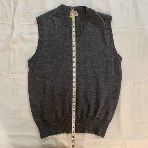 J. Lindeberg Merino Wool V Neck Sweater Vest - Picture 4 of 10